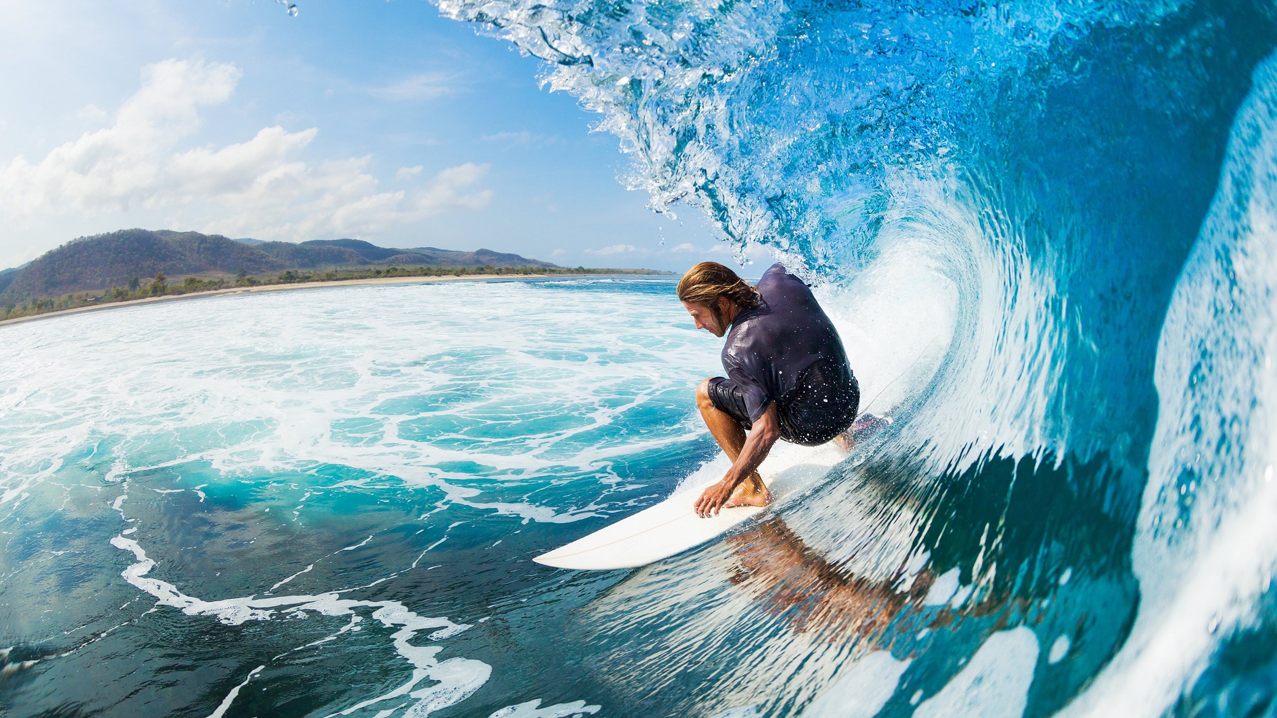 球员备战，关键战役即将打响女足比赛，女足揭幕战